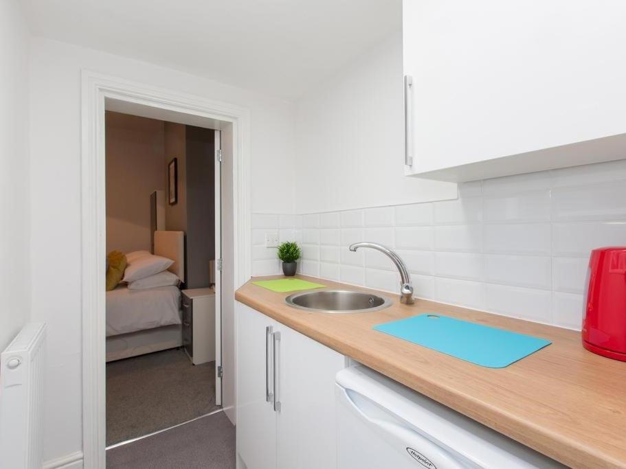 Townhouse @ 166 Ruskin Road Crewe Kültér fotó