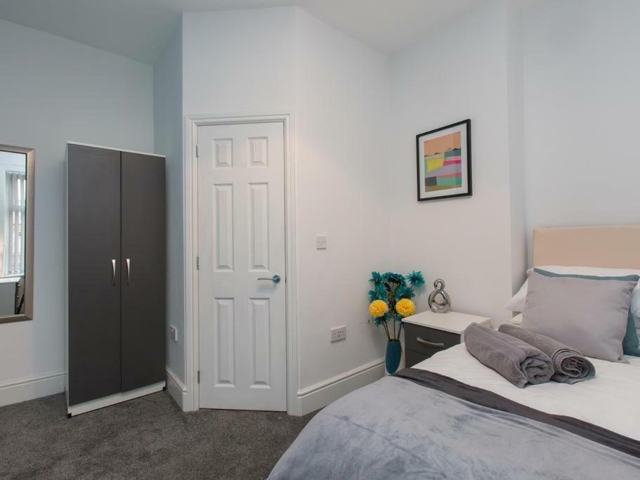 Townhouse @ 166 Ruskin Road Crewe Kültér fotó