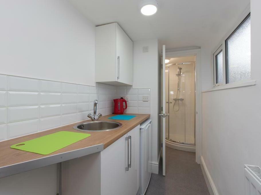 Townhouse @ 166 Ruskin Road Crewe Kültér fotó
