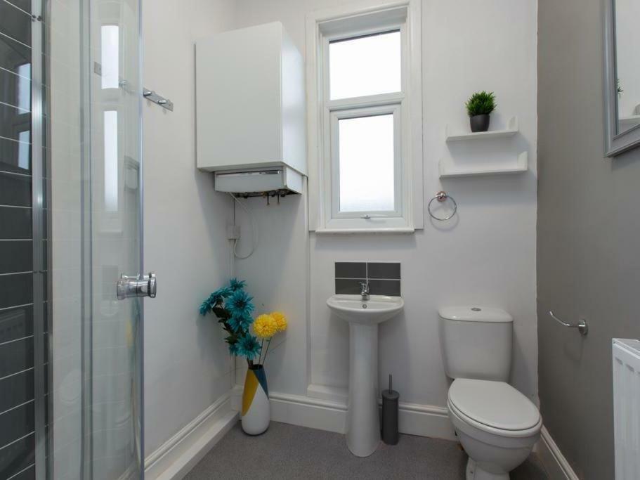Townhouse @ 166 Ruskin Road Crewe Kültér fotó